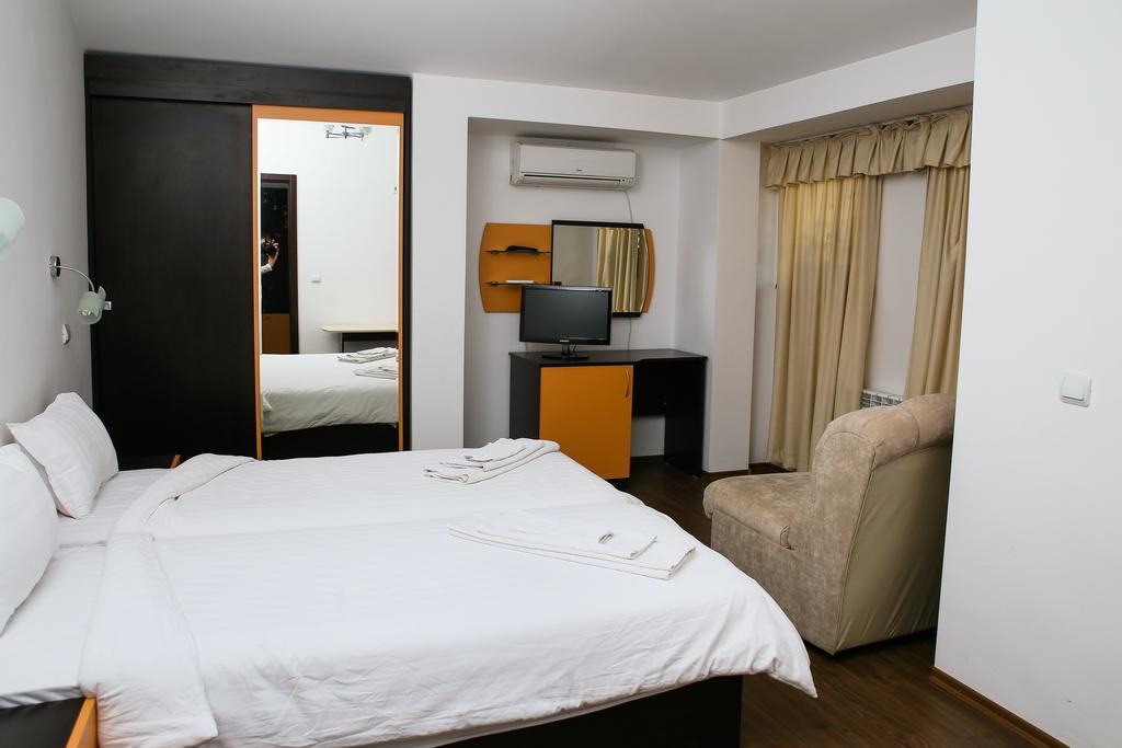 Семеен Хотел Златоград Room photo